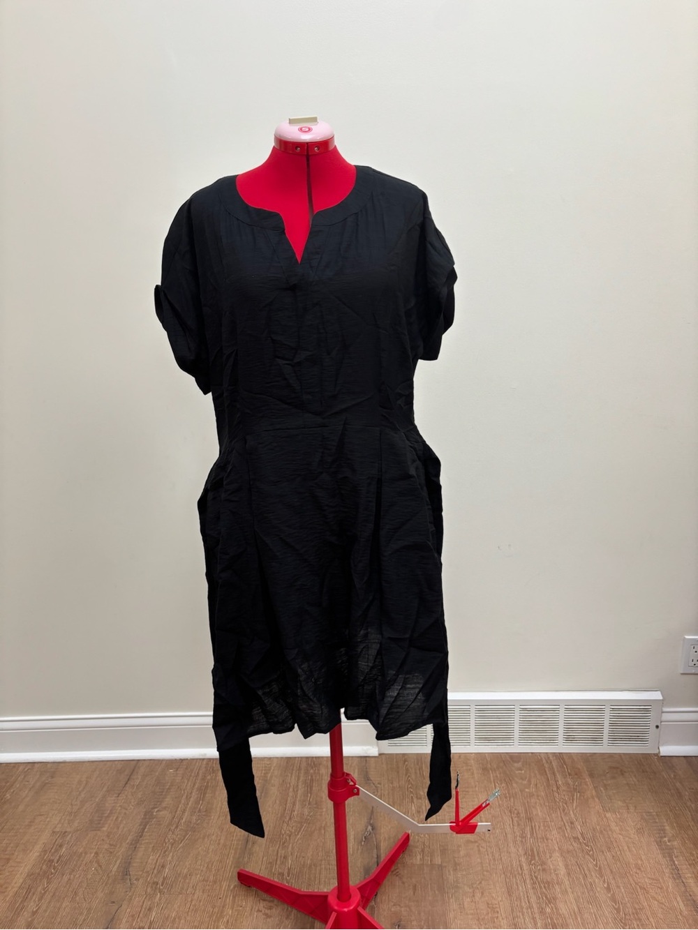 Simply Vera Black Short-Sleeve V-Notch Tunic Dress - Picture 2 of 2
